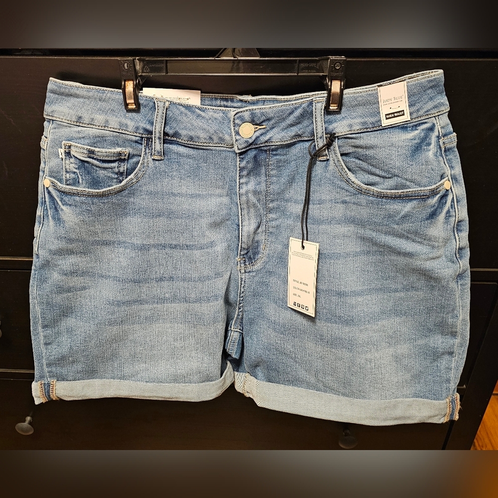 Judy Blue Off The Cuff High Waist Light Wash Denim Shorts Size 2x NWT